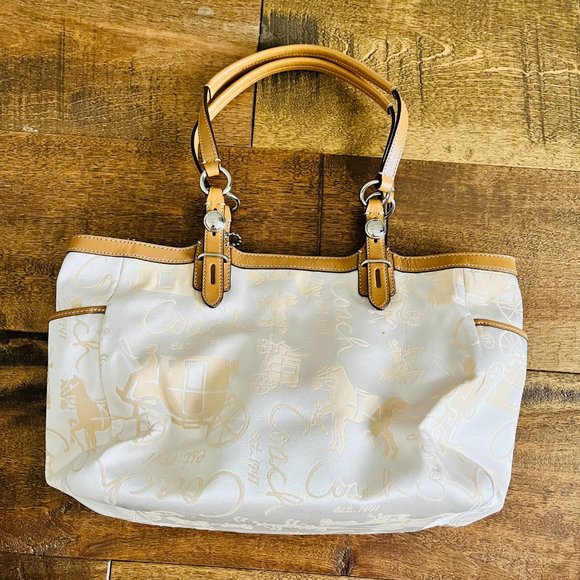 Coach Cream Carriage Canvas Shoulder Bag with Camel Leather Straps, New - Picture 2 of 10